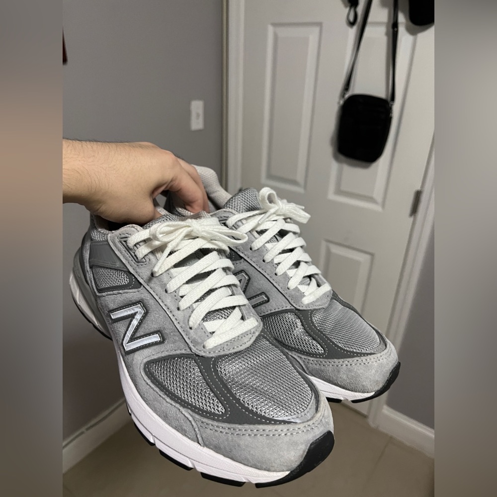 New balance 990v5 grey mens size 8.5